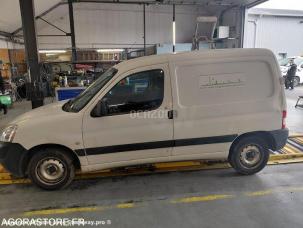 Fourgon avec parois et toit rigide Peugeot Partner