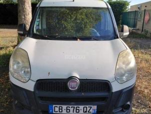 Fourgon avec parois et toit rigide Fiat DOBLO