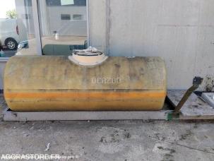 Citerne, cuve, tonne à eau nc