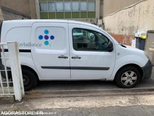 Fourgon avec parois et toit rigide Renault Kangoo