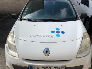 Fourgon avec parois et toit rigide Renault Clio