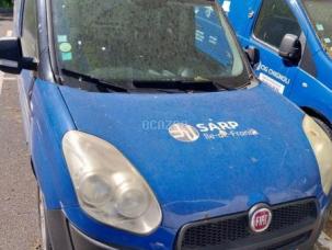 Fourgon avec parois et toit rigide Fiat DOBLO