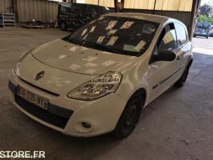 Fourgon avec parois et toit rigide Renault Clio