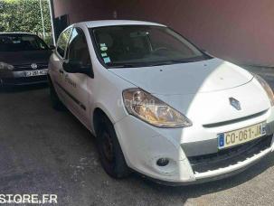 Fourgon avec parois et toit rigide Renault Clio