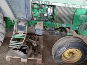 Tracteur agricole John Deere 2140