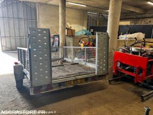 Fourgon bâché avec parois rigides VSN