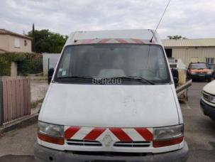 Fourgon avec parois et toit rigide Renault Master