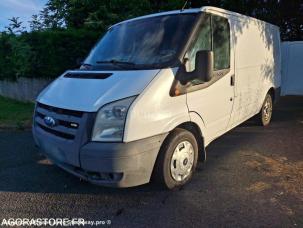Fourgon avec parois et toit rigide Ford Transit