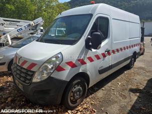 Fourgon avec parois et toit rigide Renault Master