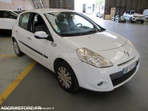 Fourgon avec parois et toit rigide Renault Clio