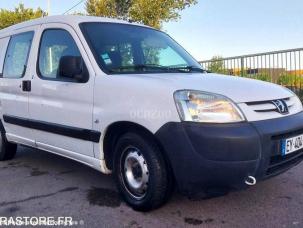 Fourgon avec parois et toit rigide Peugeot Partner