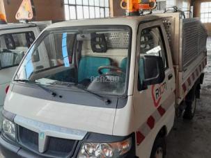 Benne basculante de chantier et de TP Piaggio Porter