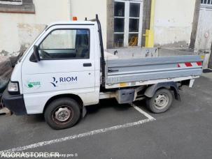 Benne basculante de chantier et de TP Piaggio Porter