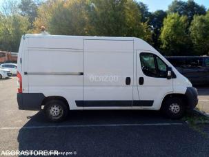 Fourgon avec parois et toit rigide Peugeot Boxer
