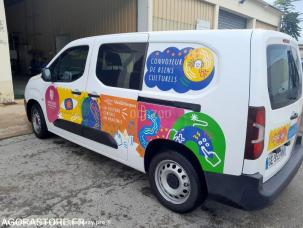 Fourgon avec parois et toit rigide Citroën Berlingo