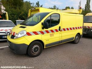 Fourgon avec parois et toit rigide Renault Trafic