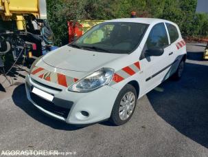Fourgon avec parois et toit rigide Renault Clio