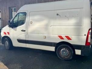 Fourgon avec parois et toit rigide Renault Master