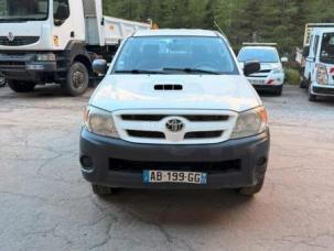 Fourgon avec parois et toit rigide Toyota HiLux