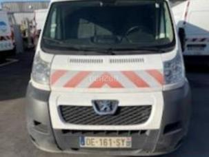 Fourgon avec parois et toit rigide Peugeot Boxer