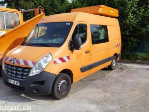 Fourgon avec parois et toit rigide Renault Master