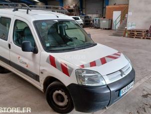 Fourgon avec parois et toit rigide Citroën Berlingo