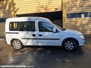 Fourgon avec parois et toit rigide Opel Combo