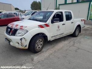 Fourgon avec parois et toit rigide Nissan Navara