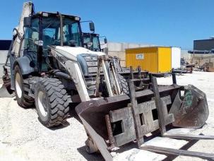 Tractopelle rigide Terex 880