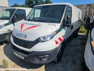 Fourgon avec parois et toit rigide Iveco 35S14N