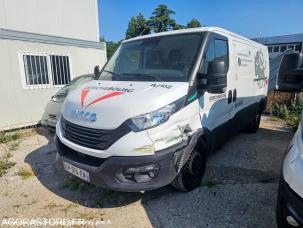 Fourgon avec parois et toit rigide Iveco 35S14N