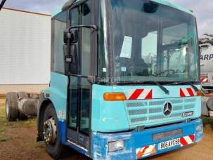 Pour semi-remorque Mercedes ECONIC 1823