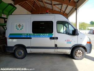 Fourgon avec parois et toit rigide Renault Master