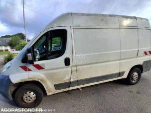 Fourgon avec parois et toit rigide Citroën Jumper