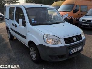 Fourgon avec parois et toit rigide Fiat DOBLO