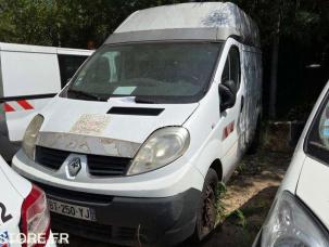 Fourgon avec parois et toit rigide Renault Trafic