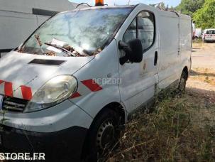 Fourgon avec parois et toit rigide Renault Trafic