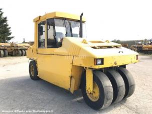 Compacteur à pneus Caterpillar PS300B