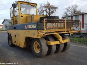 Compacteur à pneus Richier C785