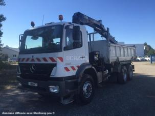 Benne basculante de chantier et de TP Mercedes axor tri benne grue preneuse radiocommande contrôle a jours bonne état