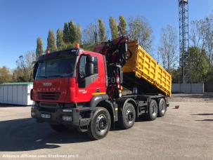 Benne basculante de chantier et de TP Iveco Trakker