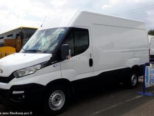 Fourgon avec parois et toit rigide Iveco Daily