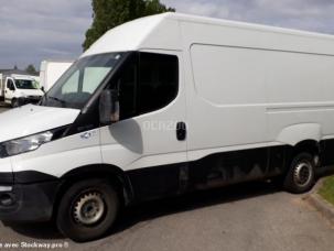 Fourgon avec parois et toit rigide Iveco Daily