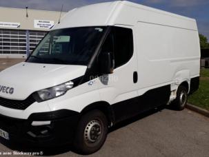 Fourgon avec parois et toit rigide Iveco Daily