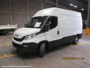 Fourgon avec parois et toit rigide Iveco Daily