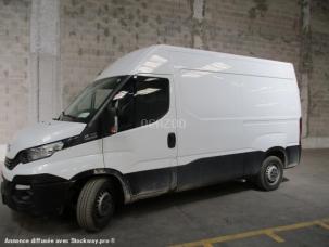 Fourgon avec parois et toit rigide Iveco Daily