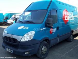 Fourgon avec parois et toit rigide Iveco Daily