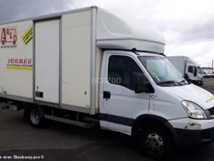 Fourgon avec parois et toit rigide Iveco Daily