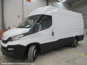 Fourgon avec parois et toit rigide Iveco Daily