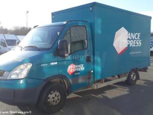 Fourgon avec parois et toit rigide Iveco Daily